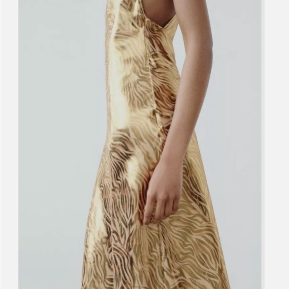 ZARA  FOIL ANIMAL PRINT MIDI HALTER OPEN BACK GOLD DRESS - Picture 6 of 16